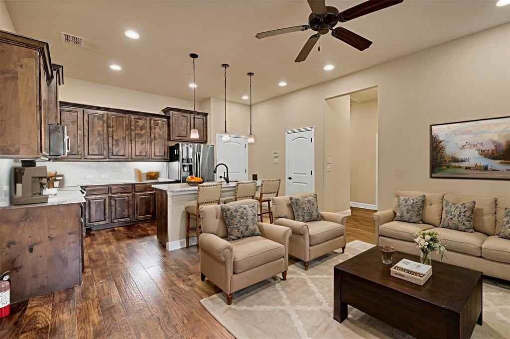 1224 Pebblebrook Dr - Photo 4 of 25