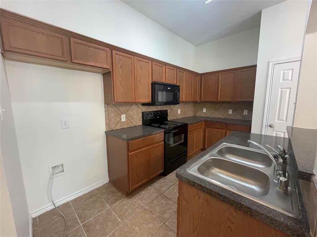 1232 Redman Ave - Photo 6 of 12