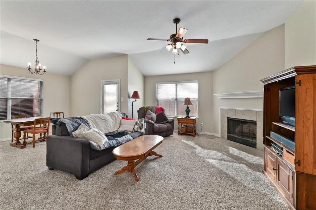 2825 Dawn Spring Dr - Photo 5 of 25