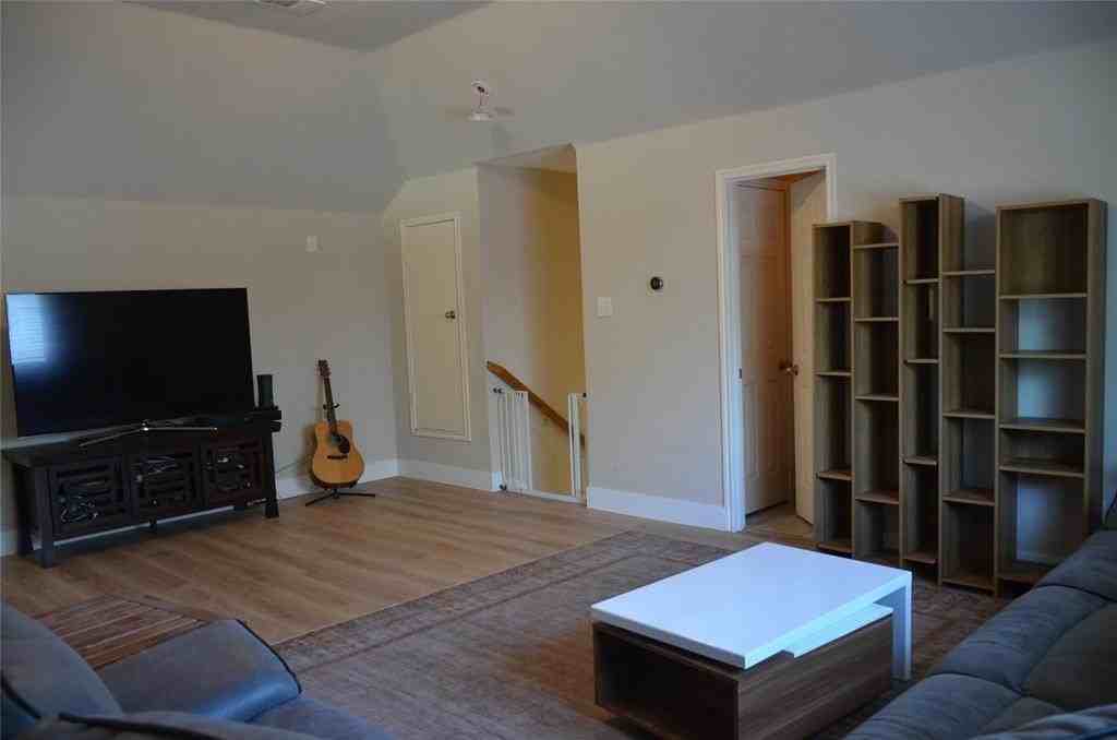 5453 Imperial Meadow Dr - Photo 3 of 24