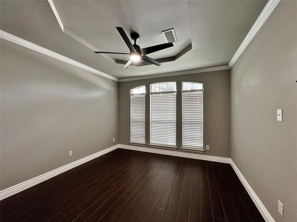 507 Montclaire Dr - Photo 5 of 40