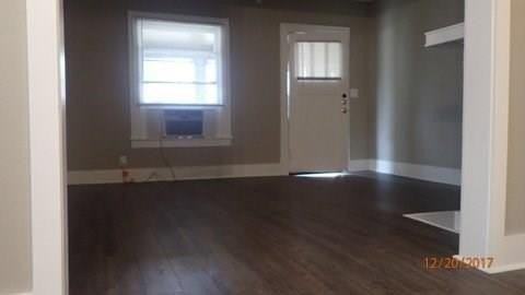 5736 Worth St - Photo 5 of 13