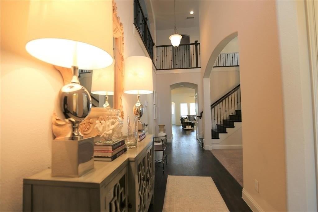 2161 Balcones Dr - Photo 3 of 22