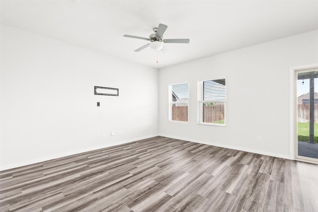 217 Fieldstone Dr - Photo 7 of 28