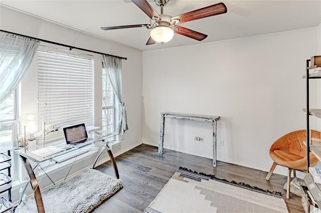 2048 Lake Trail Dr - Photo 4 of 24