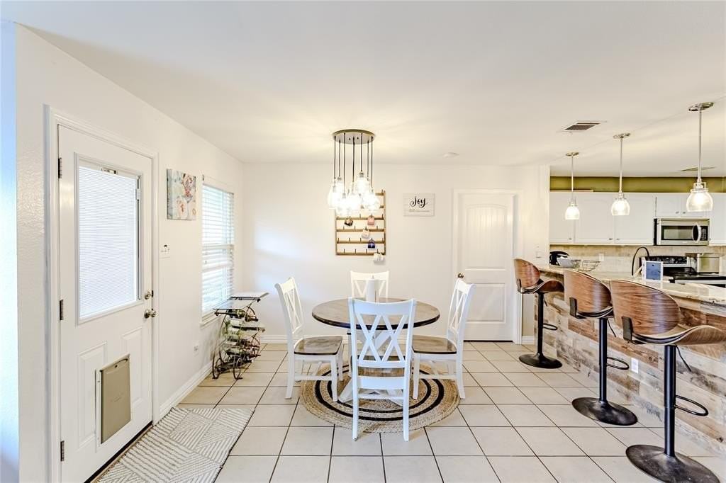 2048 Lake Trail Dr - Photo 7 of 24