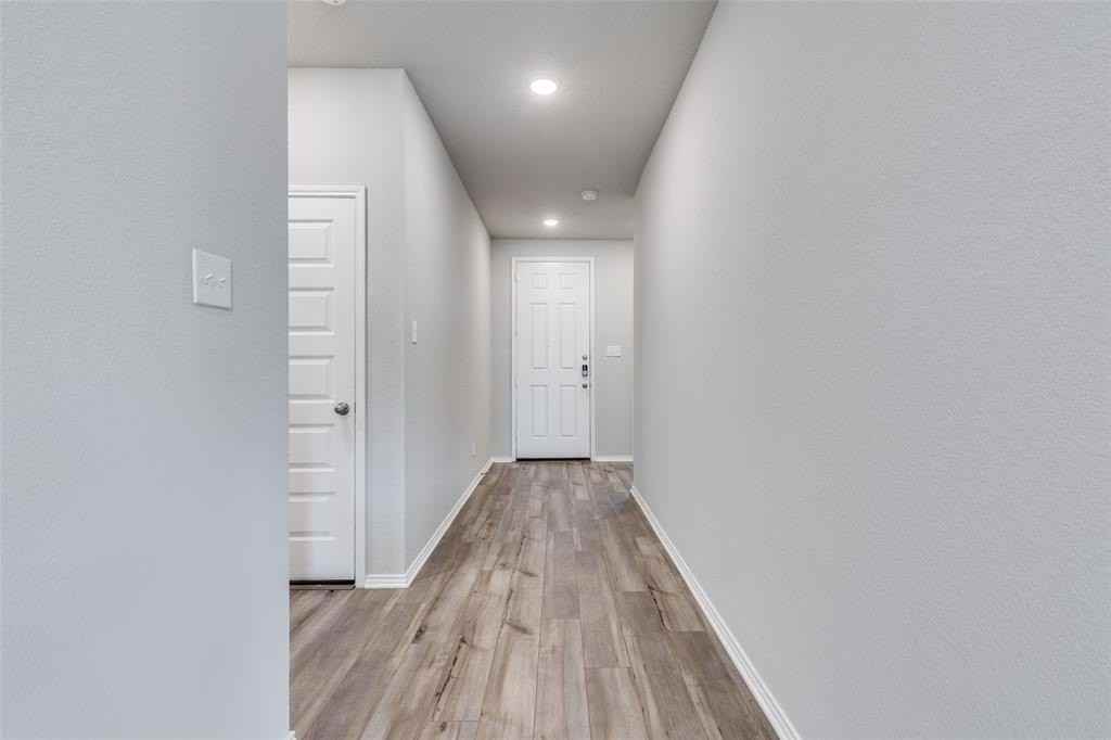 7916 Gangway Dr - Photo 3 of 25