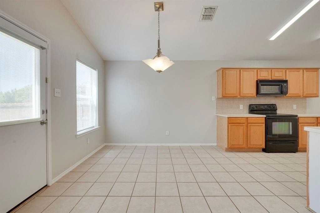 1405 Cedar Springs Dr - Photo 5 of 26