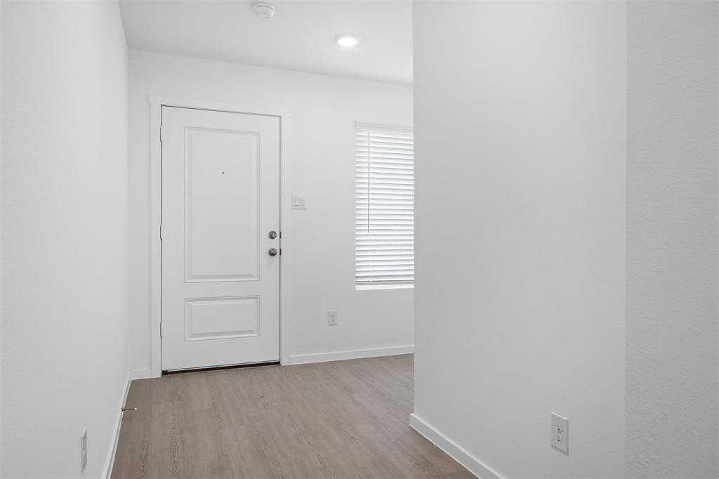 2020 Belgian Dr - Photo 4 of 26