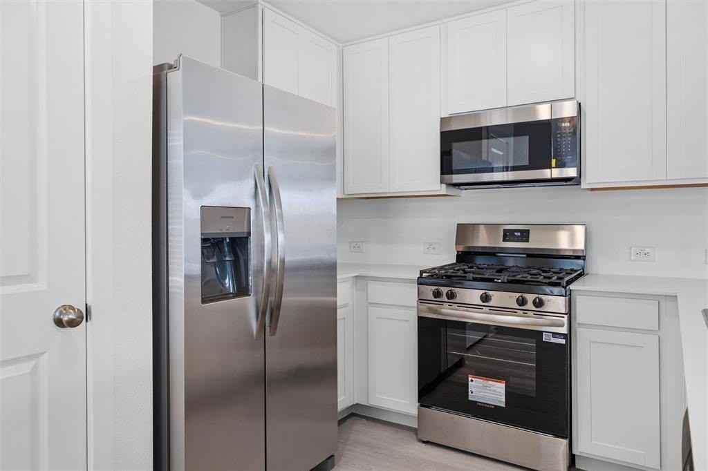 2020 Belgian Dr - Photo 7 of 26