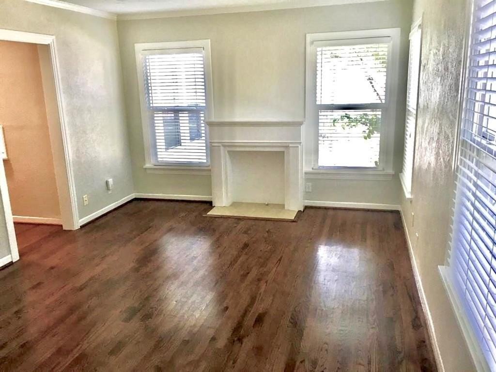 2565 Rogers Ave - Photo 3 of 11