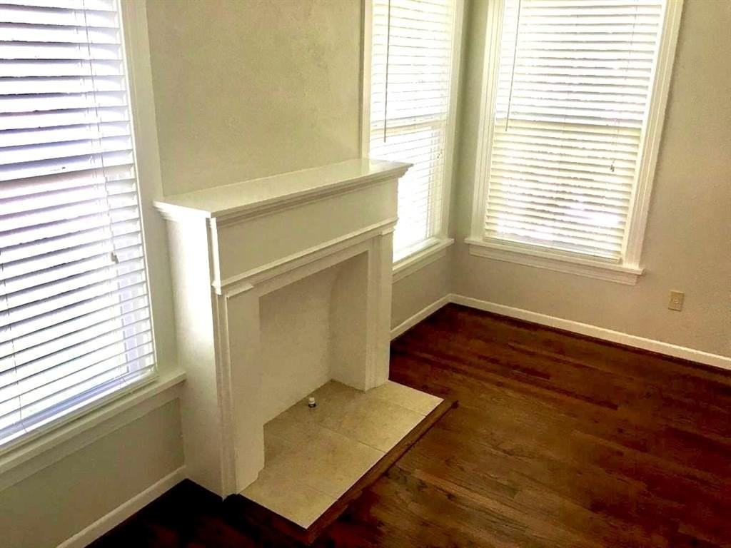 2565 Rogers Ave - Photo 4 of 11