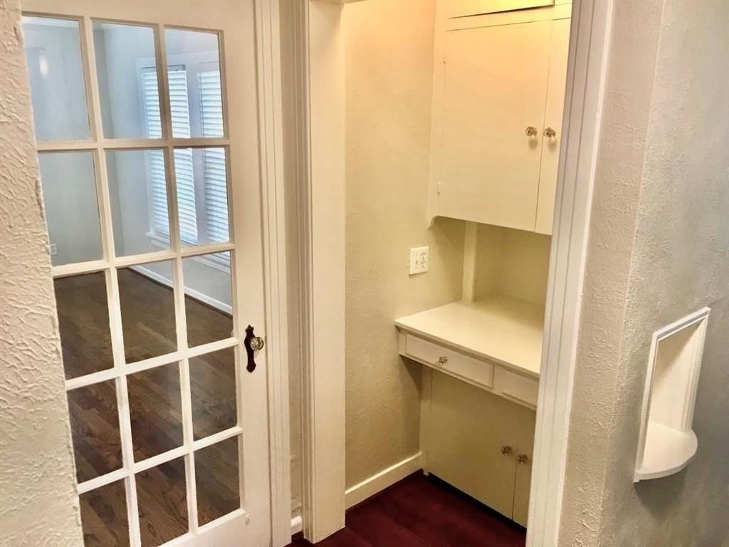 2565 Rogers Ave - Photo 5 of 11