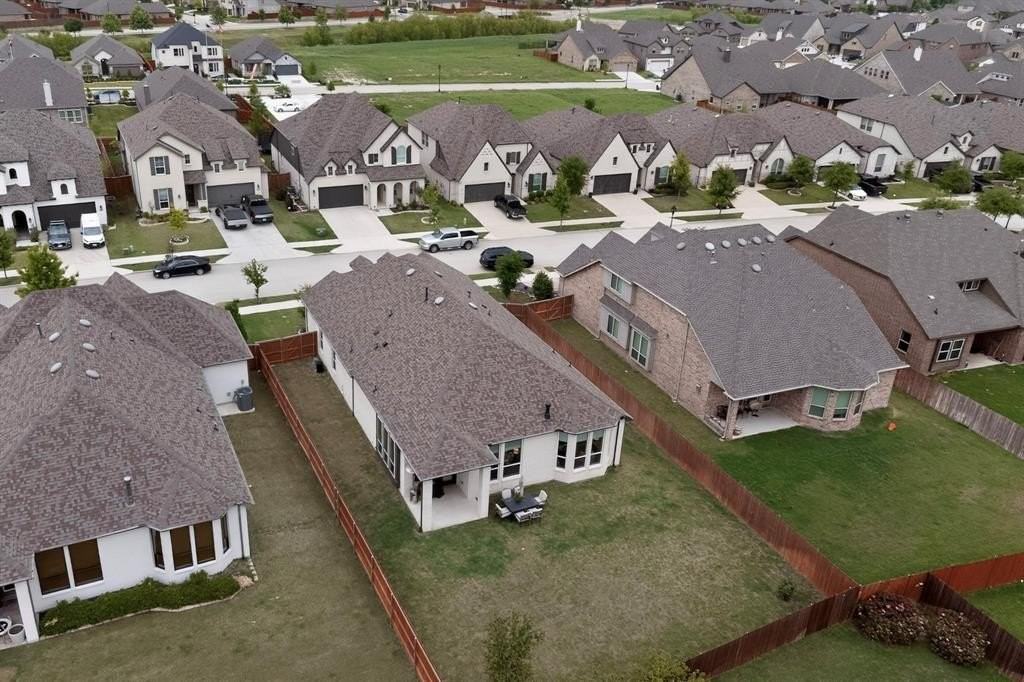 15049 Chipwood Dr - Photo 2 of 35