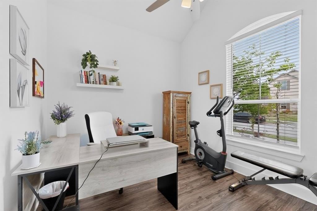 15049 Chipwood Dr - Photo 4 of 35