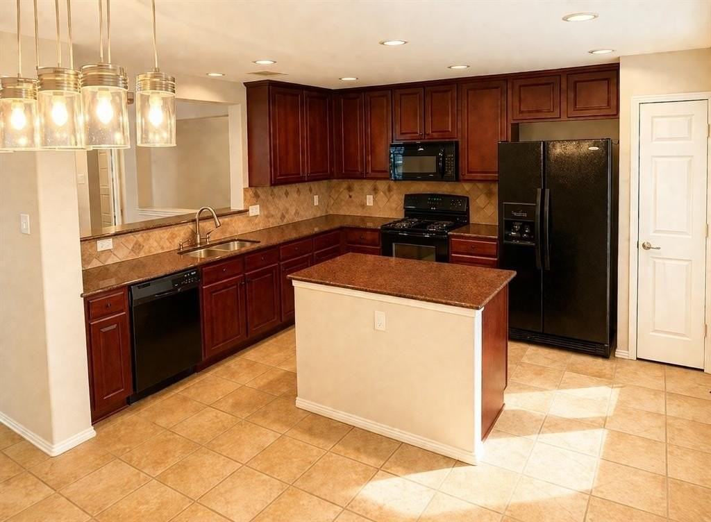 7004 Dove Tail Dr - Photo 3 of 9