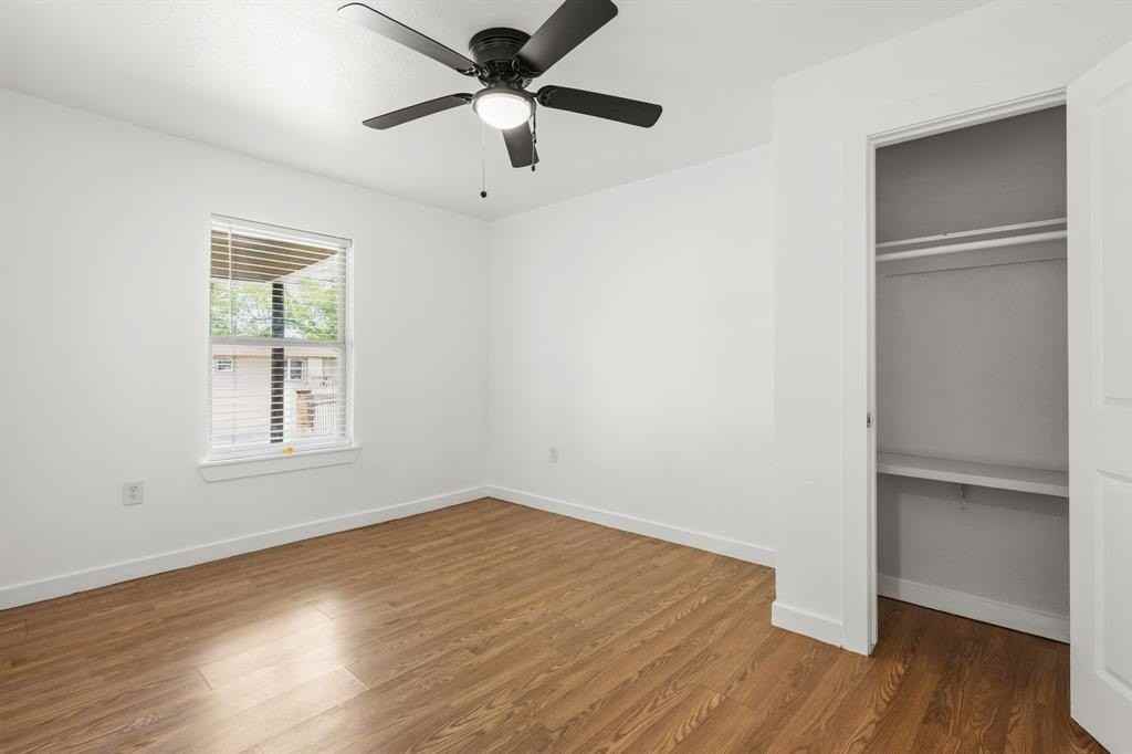 2634 Seevers Ave - Photo 3 of 20