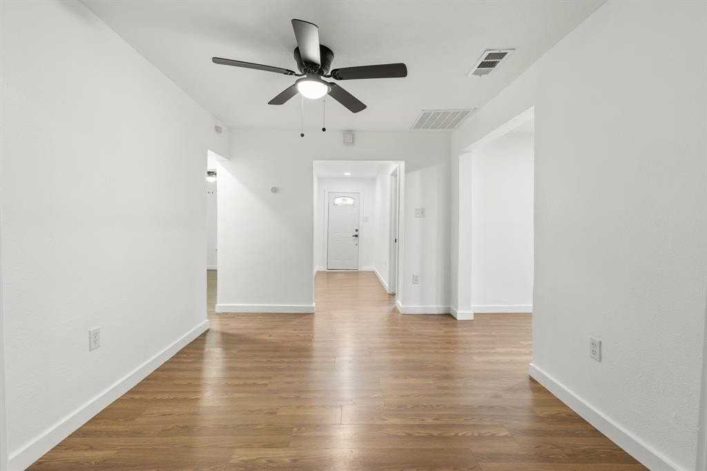 2634 Seevers Ave - Photo 6 of 20