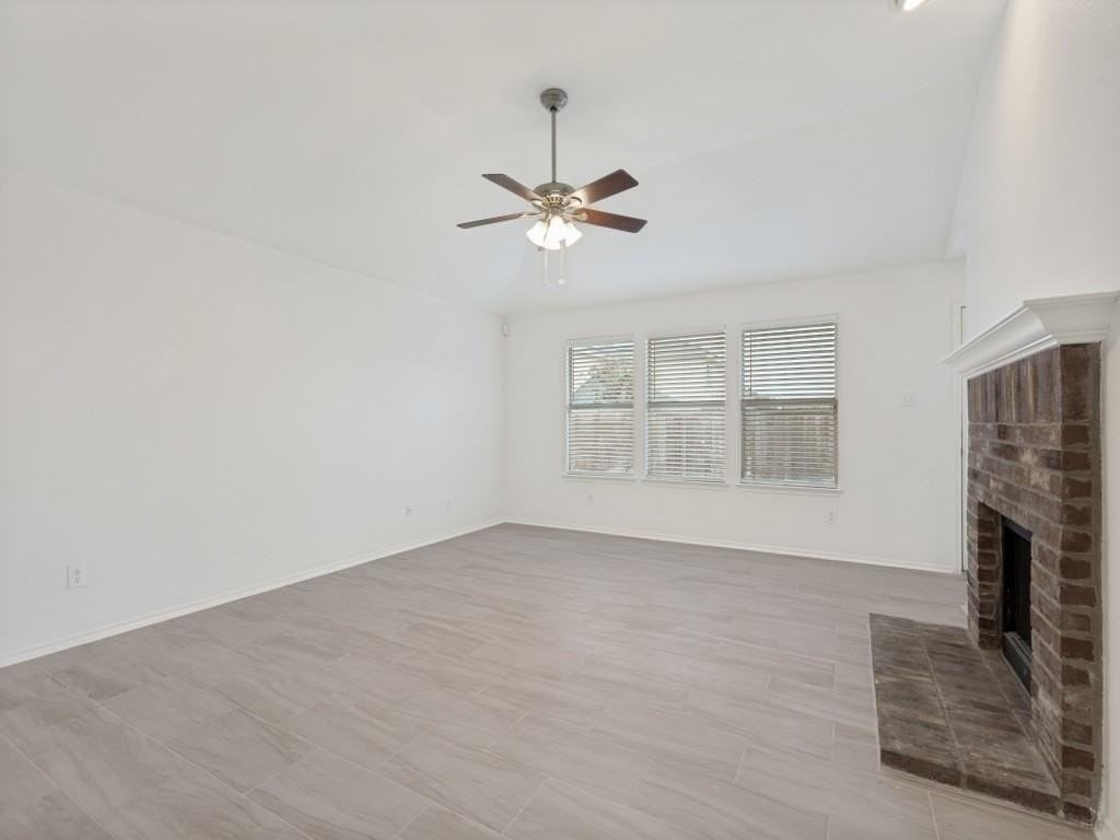 2848 Bluffs Ct - Photo 5 of 25