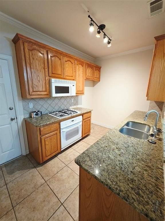 4231 Towne Lake Ct - Photo 4 of 18