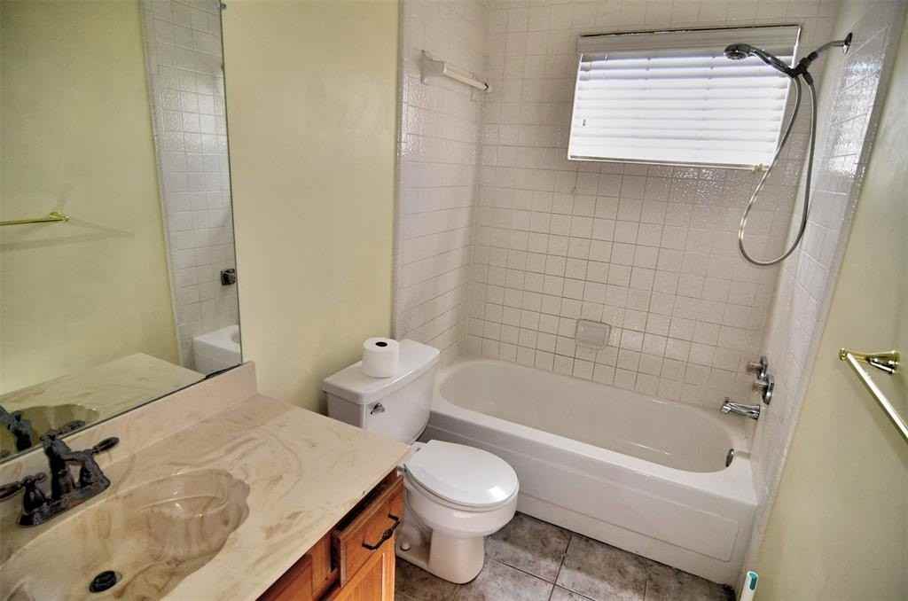 8205 Intrepid Ln - Photo 4 of 13