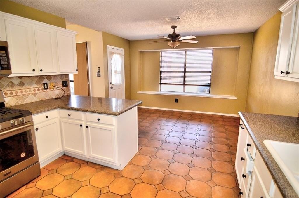 8205 Intrepid Ln - Photo 5 of 13