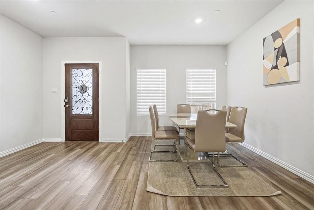 224 Monarch Way - Photo 3 of 31