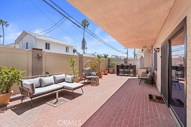 512 Esplanade #103 - Photo 2 of 8