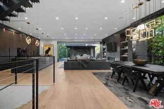 418 N Sweetzer Ave - Photo 2 of 8