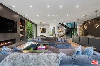 418 N Sweetzer Ave - Photo 4 of 8