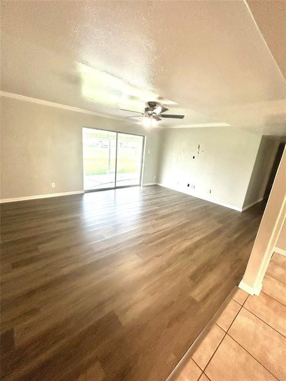 409 S Holiday Dr - Photo 4 of 18