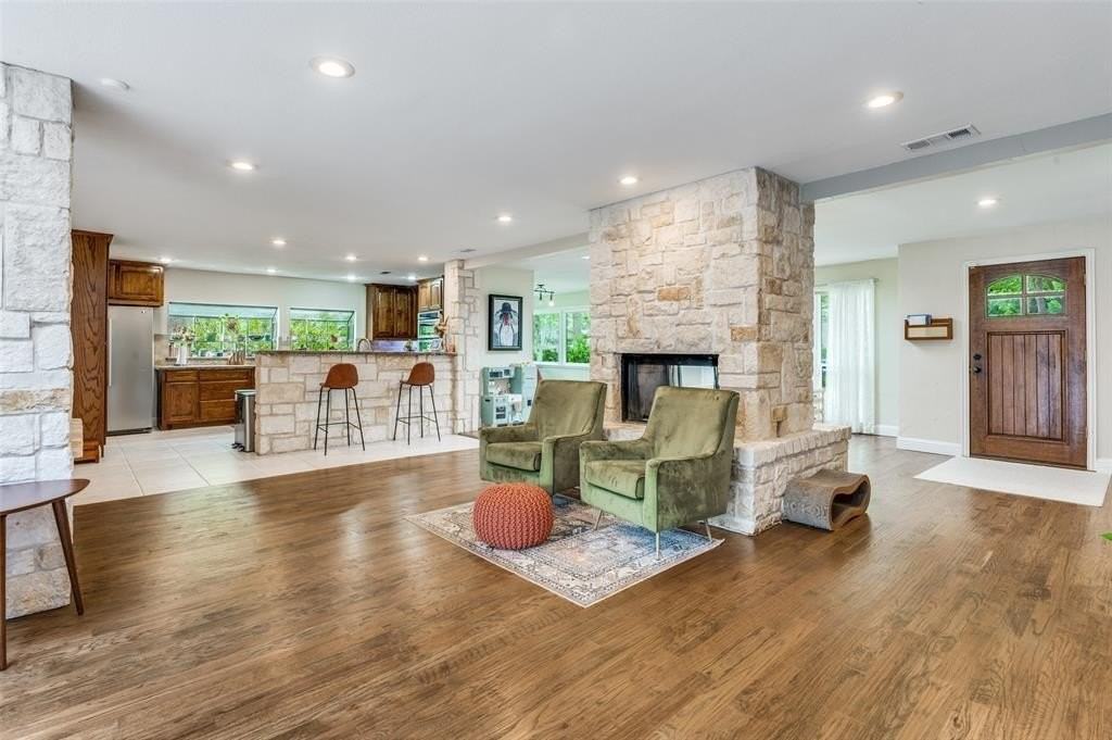 1602 Glen Valley Dr - Photo 3 of 25