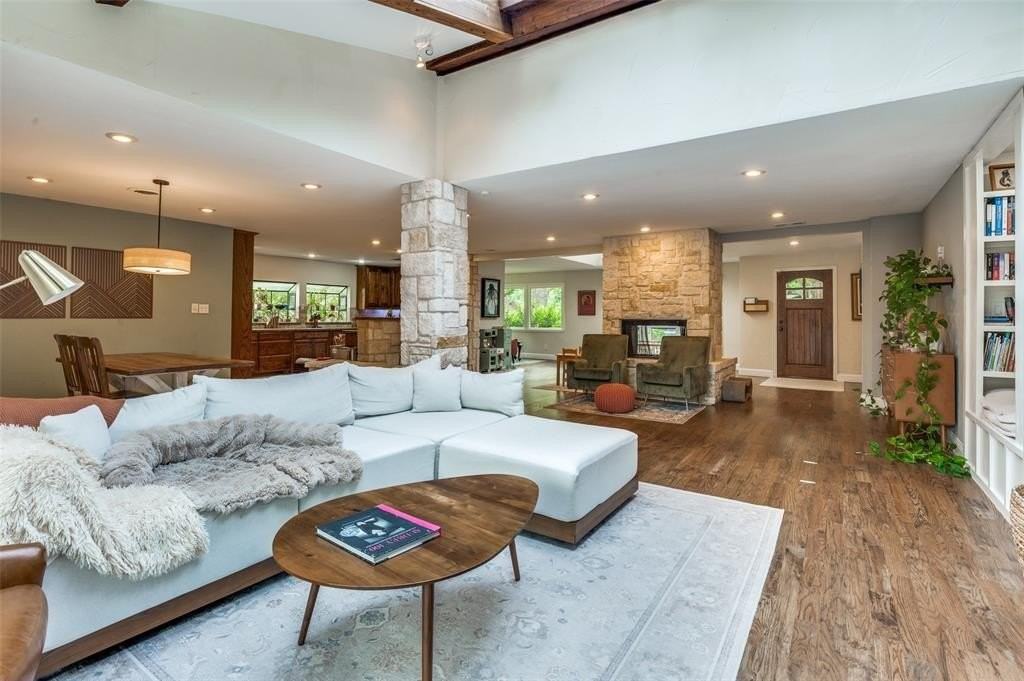 1602 Glen Valley Dr - Photo 4 of 25