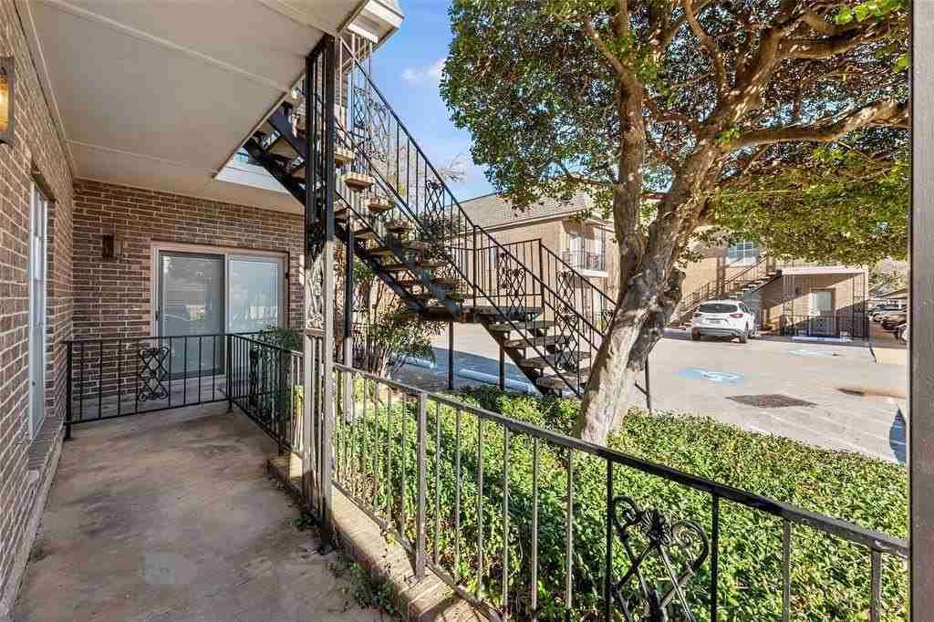 4420 Harlanwood Dr #131 - Photo 7 of 31