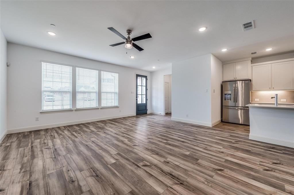 8940 Samara St - Photo 4 of 28