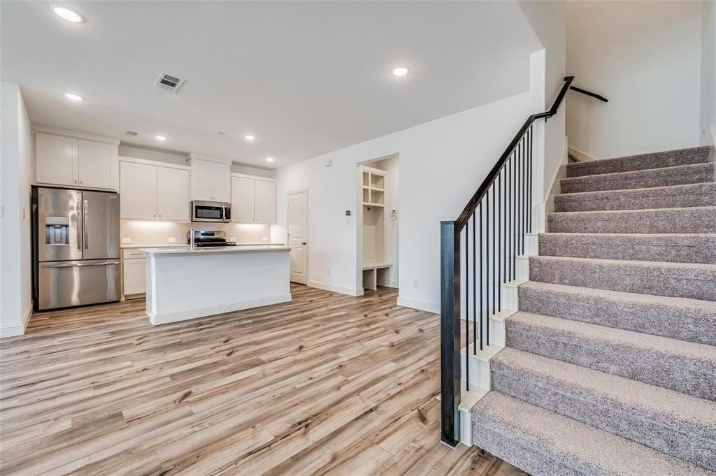 8940 Samara St - Photo 5 of 28