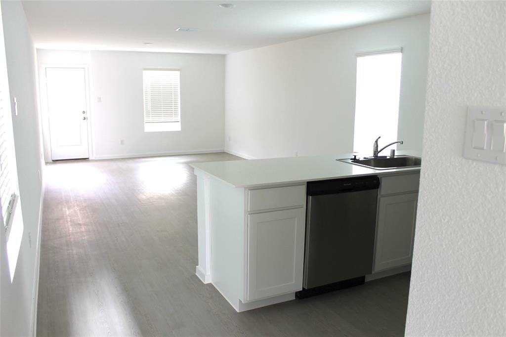 721 Wagtail Dr - Photo 3 of 19