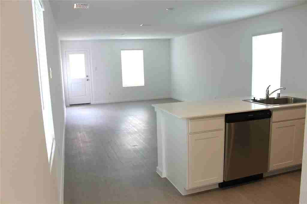 721 Wagtail Dr - Photo 4 of 19