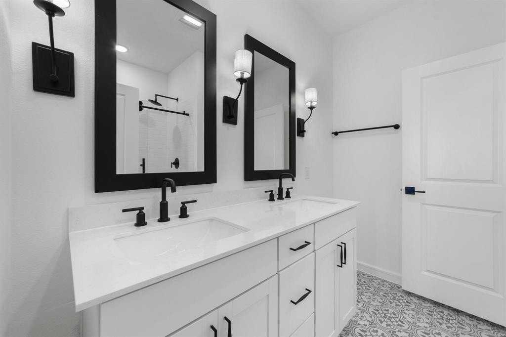 2213 Maple Ridge Dr - Photo 5 of 25