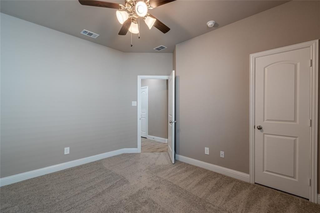 604 Sycamore Dr - Photo 5 of 29