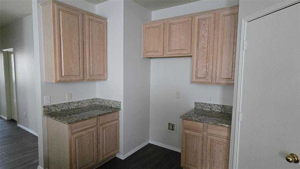 2316 Pecan Dr - Photo 7 of 17