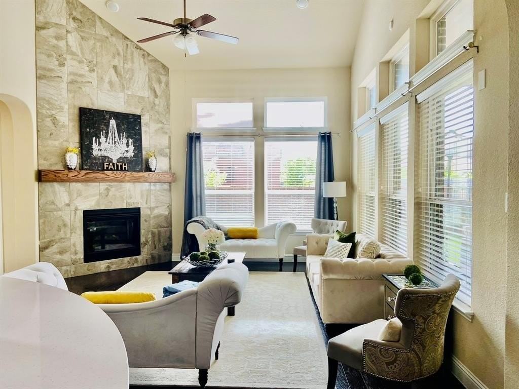 5904 Mickelson Way - Photo 4 of 40