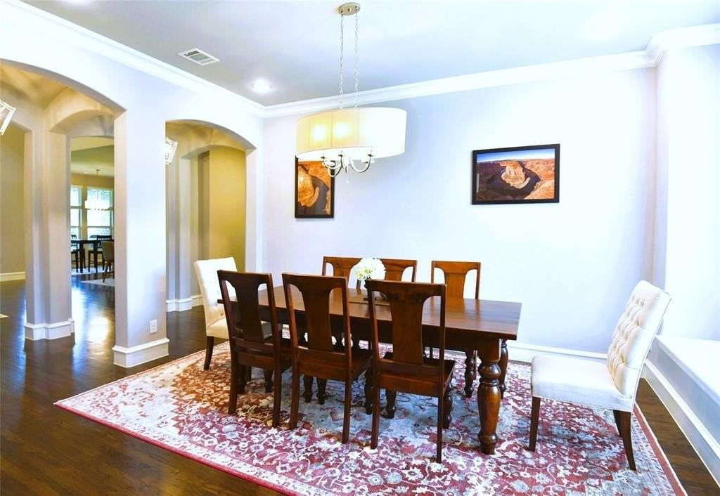 200 Montrose Ln - Photo 6 of 39