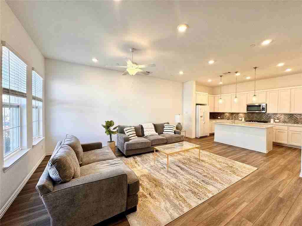 1065 Keene Ridge Dr - Photo 2 of 11