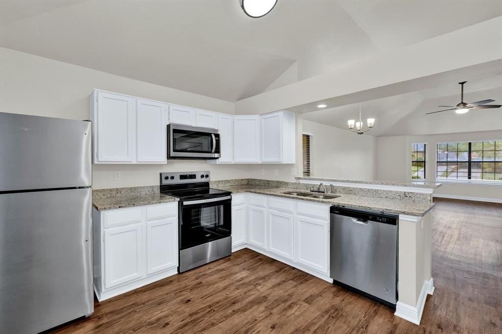 2416 Oakmont Dr - Photo 7 of 18