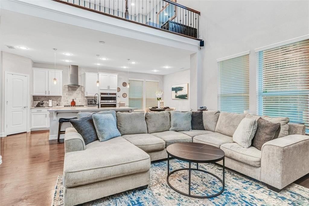 430 Pasco Rd - Photo 6 of 20