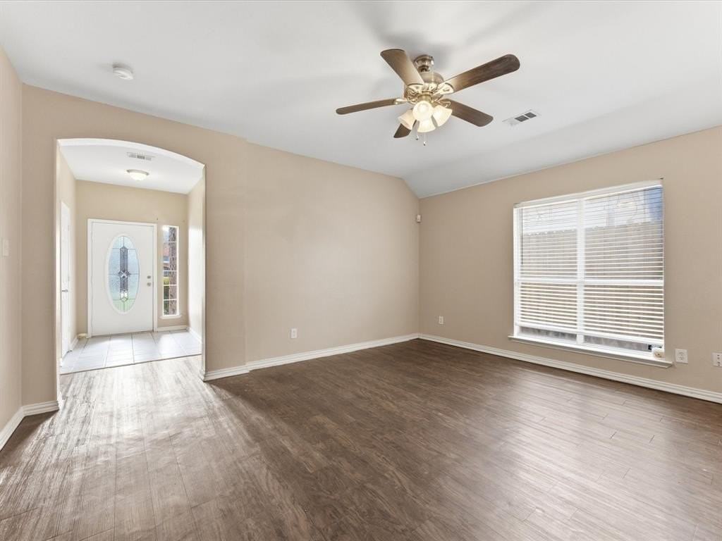 464 Bass Rd - Photo 5 of 30