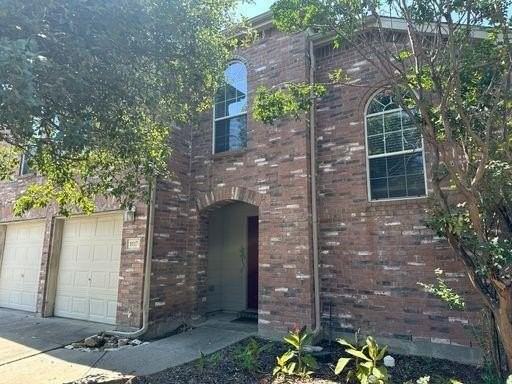 1117 Acacia Dr - Photo 2 of 21