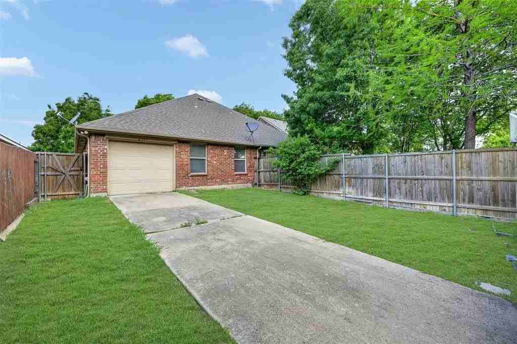 2153 Colby Ln - Photo 6 of 30