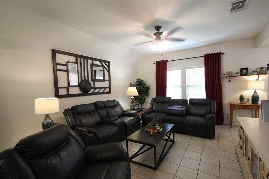 2247 Bryant Ln - Photo 5 of 33